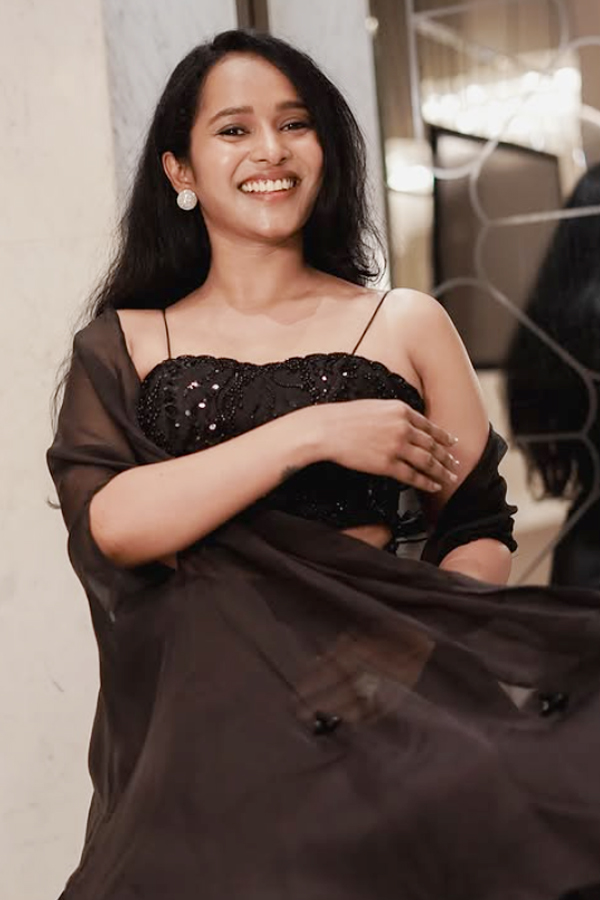 Pushpa 2 Actress Pavani Karanam Blooms In Beauty Photos viral 3