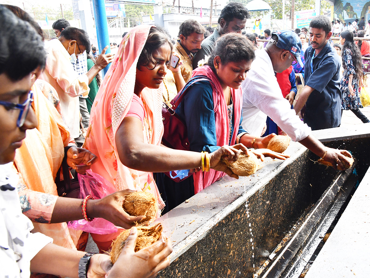 Gunadala Mary Matha Festival Begins At Vijayawada Photos10