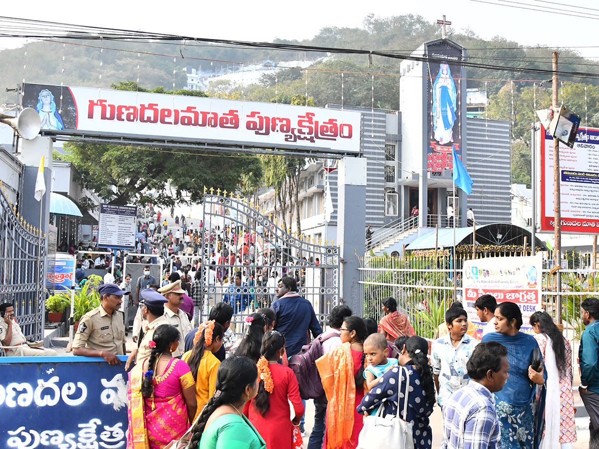 Gunadala Mary Matha Festival Begins At Vijayawada Photos12