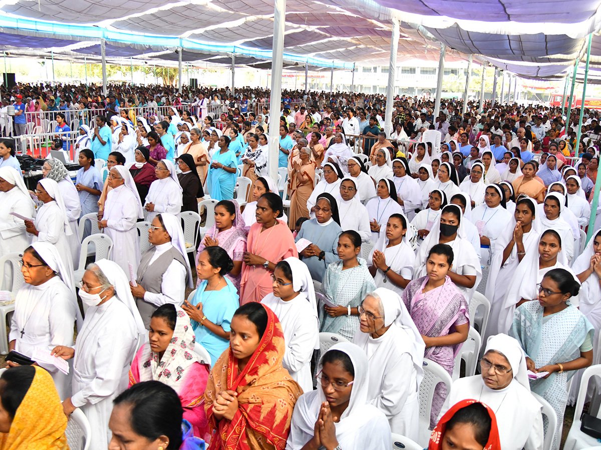 Gunadala Mary Matha Festival Begins At Vijayawada Photos15