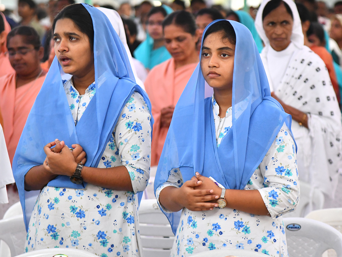 Gunadala Mary Matha Festival Begins At Vijayawada Photos17