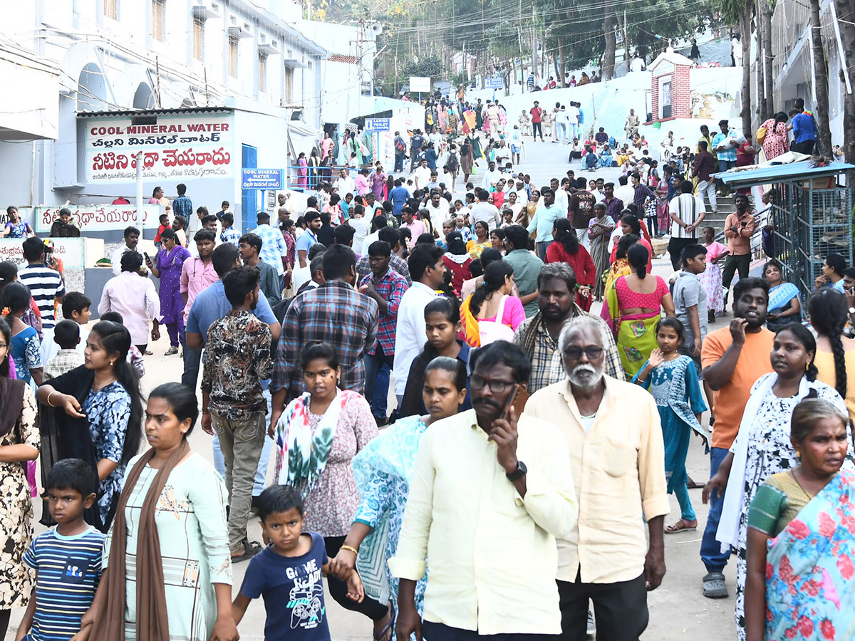 Gunadala Mary Matha Festival Begins At Vijayawada Photos5