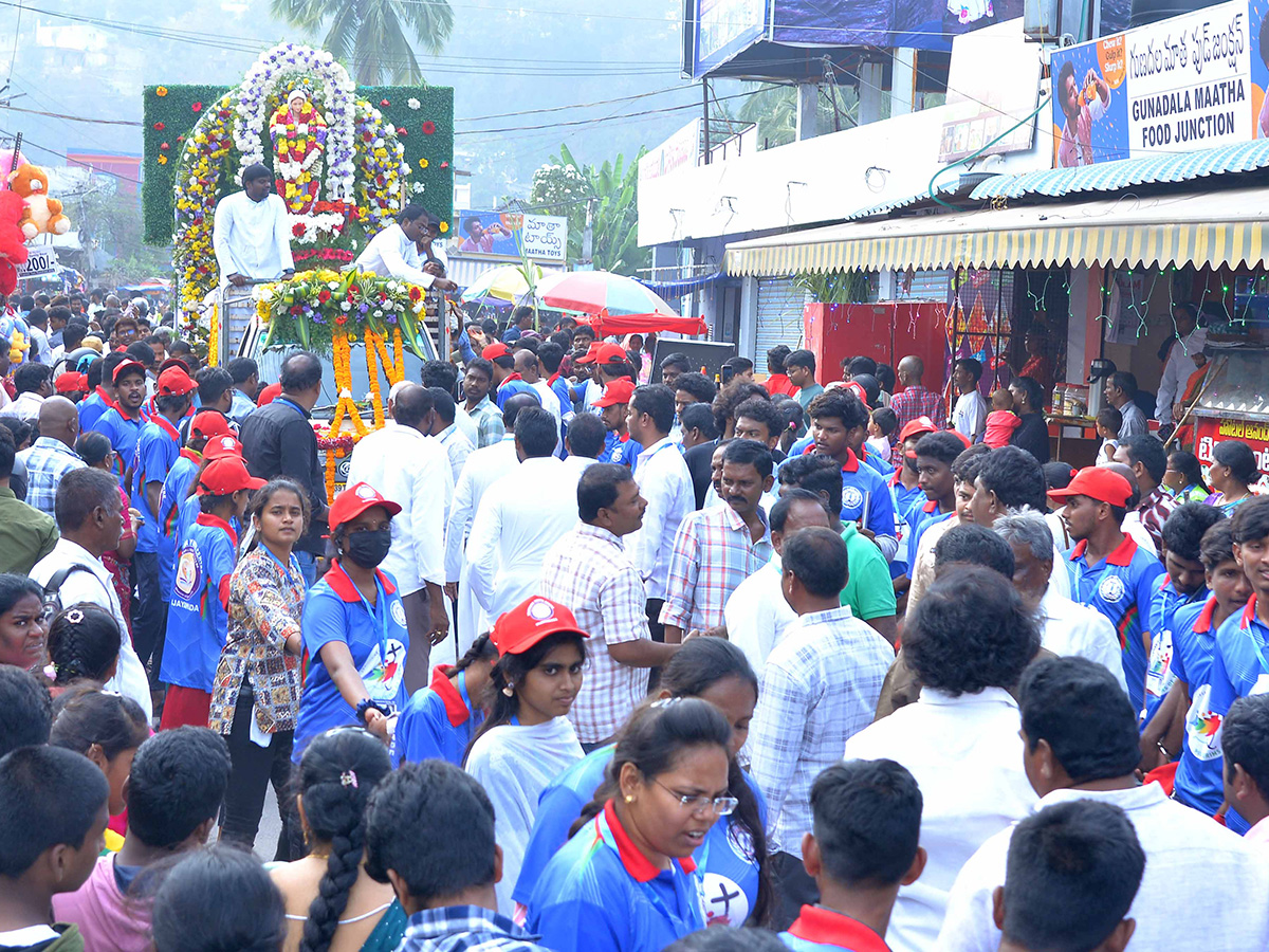 Gunadala Mary Matha Festival Begins At Vijayawada Photos8