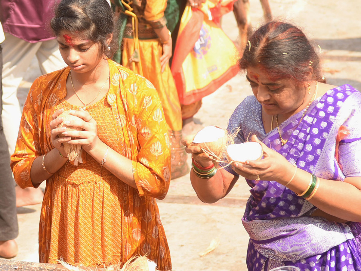 Mini Medaram Jatara To Begin Photos12