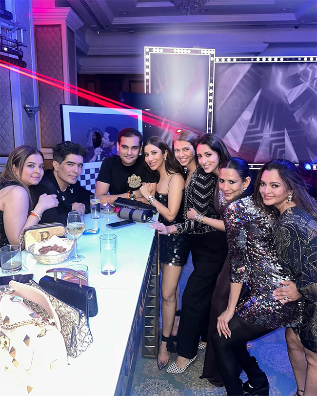 Sophie Choudry birthday is a celebration, photos goes viral12