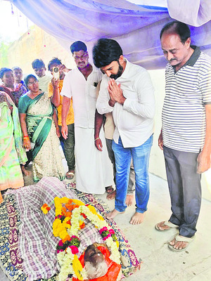 మహిళా కూలీల మృతి బాధాకరం 1