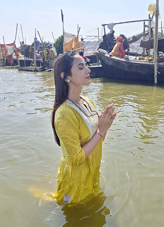 Actress Sonal Chauhan maha kumbh mela 2025 photos goes viral13