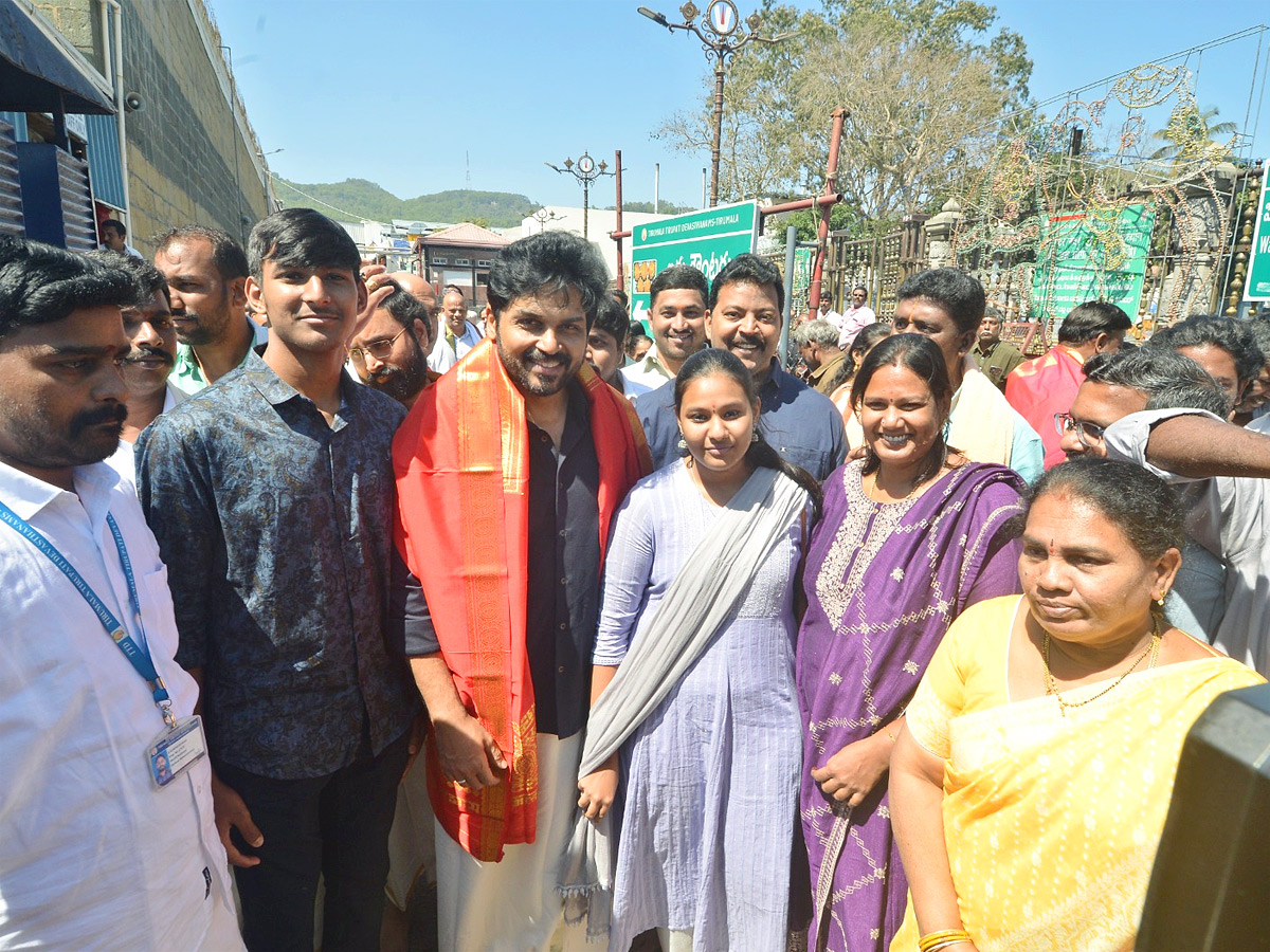 Hero Karthi With His Son Visits Tirumala Photos6