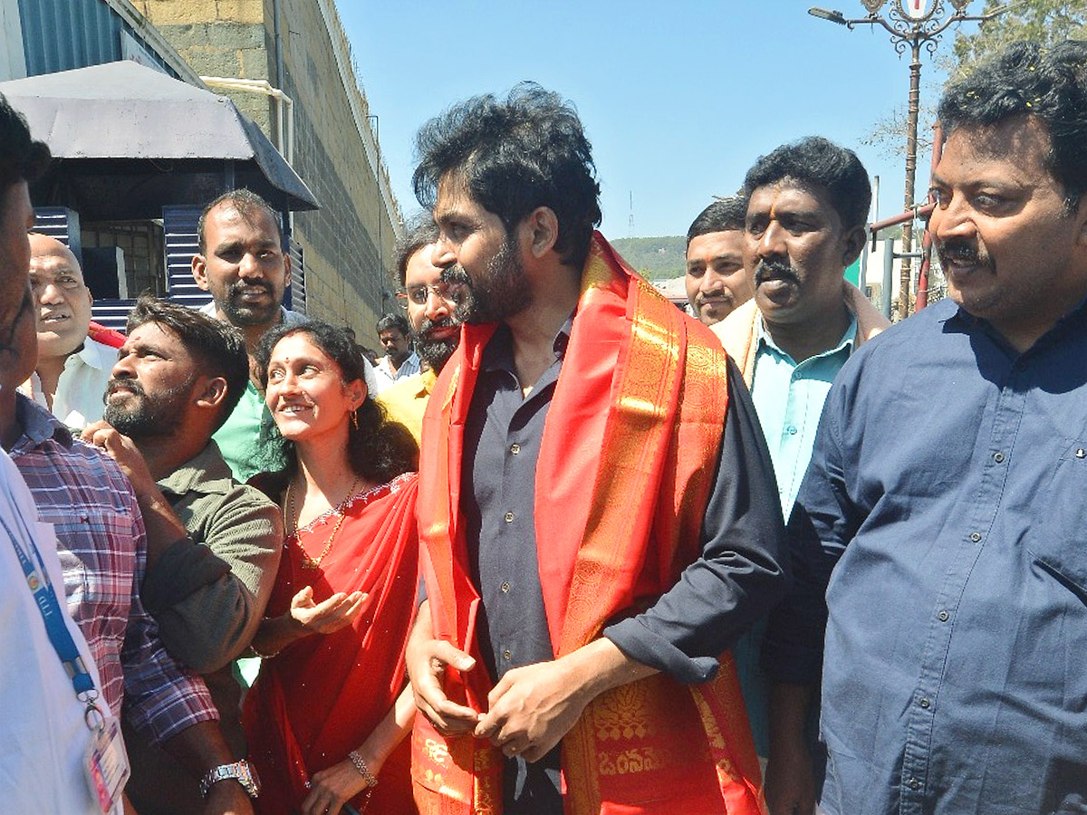 Hero Karthi With His Son Visits Tirumala Photos7