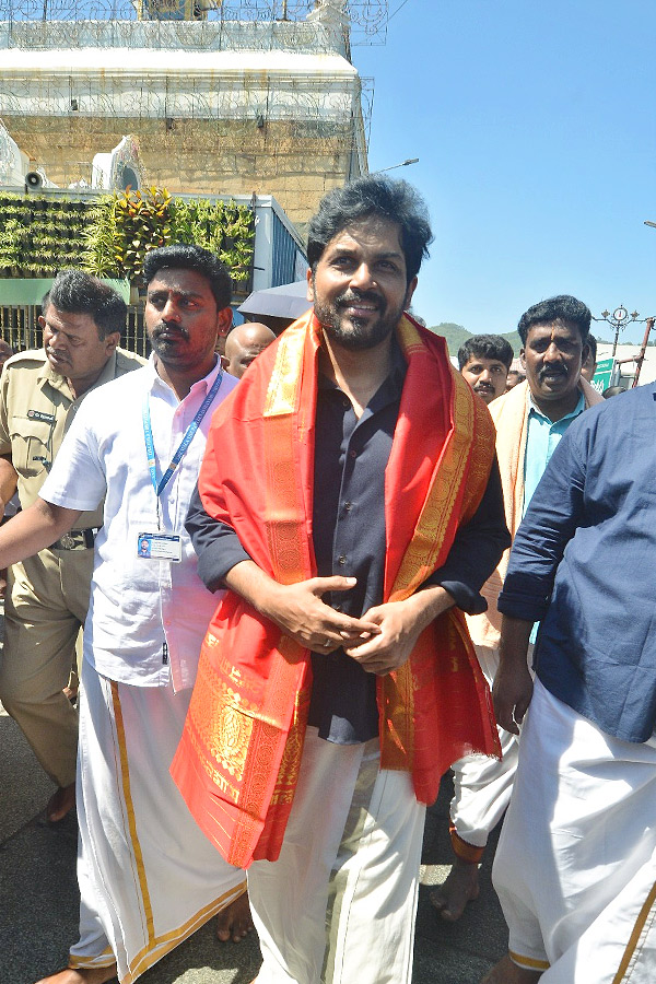 Hero Karthi With His Son Visits Tirumala Photos8