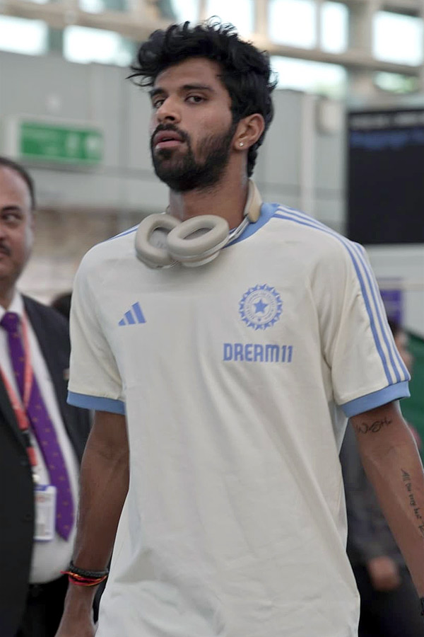 IND vs ENG: Team India Arrives in Ahmedabad for 3rd ODI Photos12