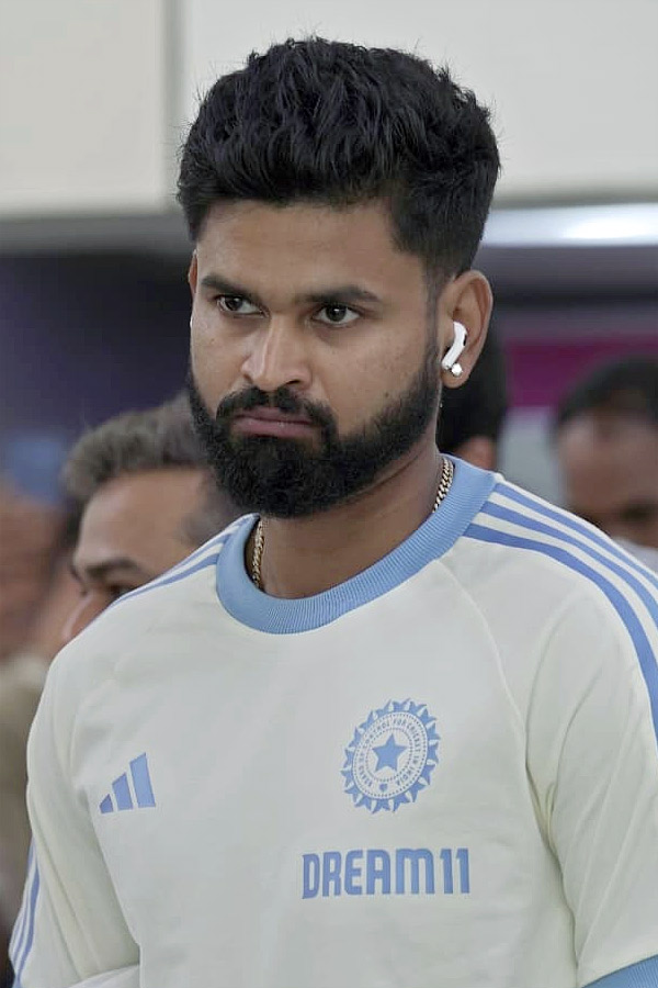 IND vs ENG: Team India Arrives in Ahmedabad for 3rd ODI Photos10