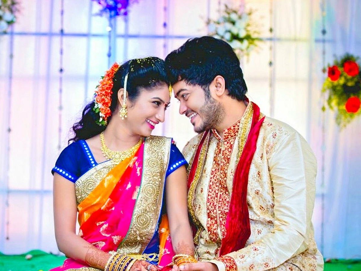 Tv Actress Vishnu Priya Wedding Anniversary Photos8