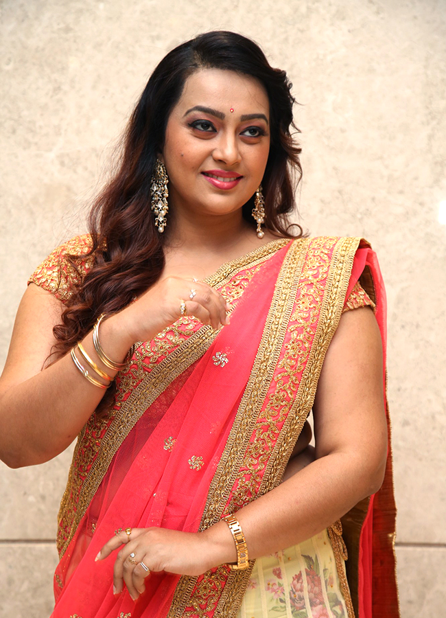 Actress Ester Noronha Latest Photos13