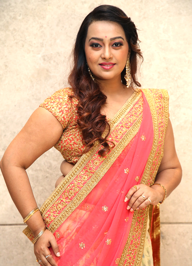 Actress Ester Noronha Latest Photos2