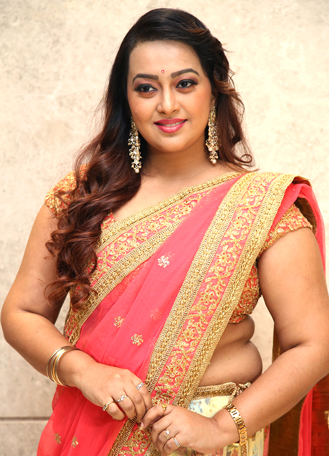 Actress Ester Noronha Latest Photos6