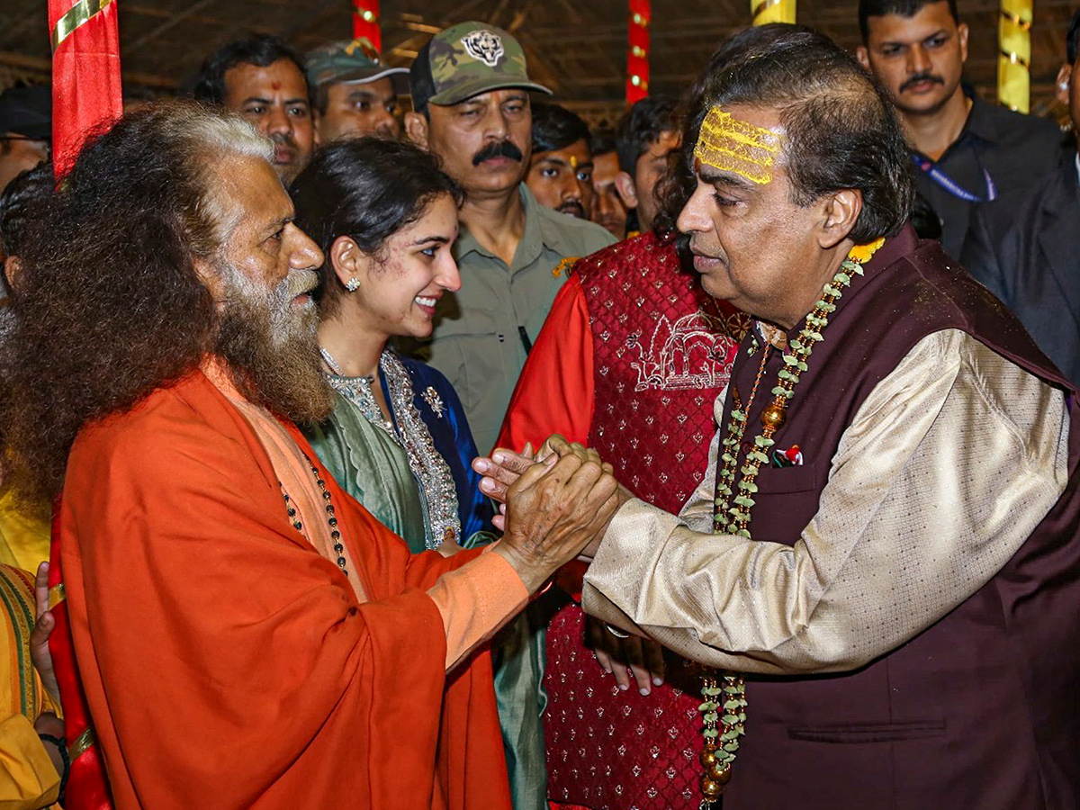 Reliance Chairman Mukesh Ambani Family in Maha Kumbh Mela 2025 Photos12