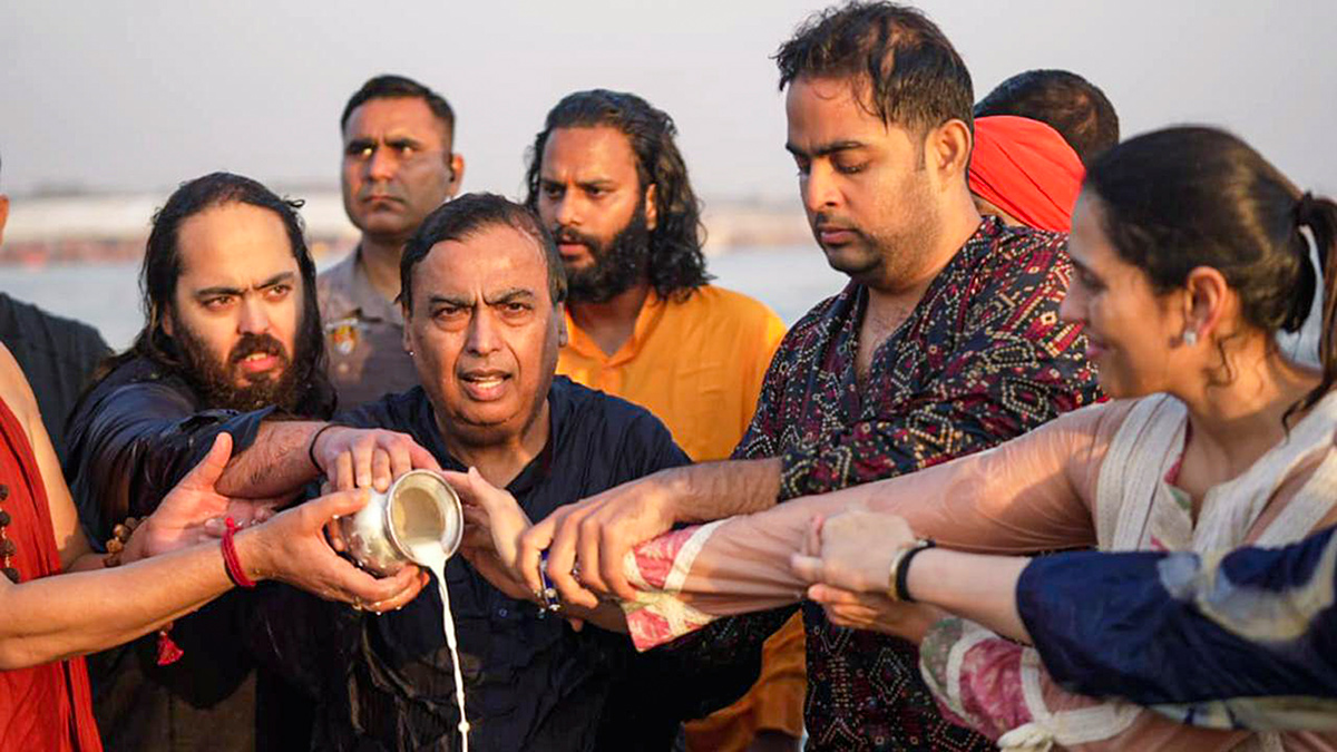 Reliance Chairman Mukesh Ambani Family in Maha Kumbh Mela 2025 Photos17