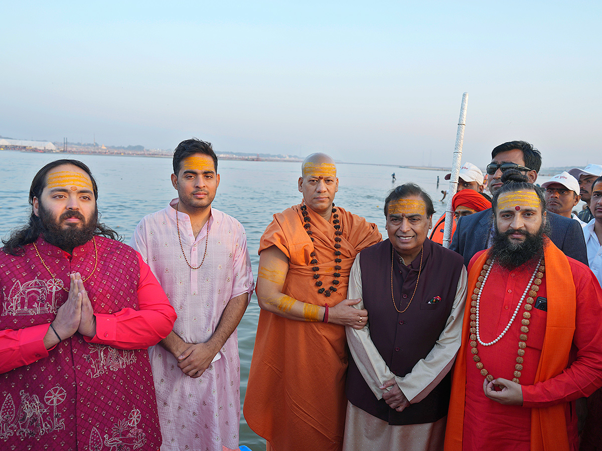 Reliance Chairman Mukesh Ambani Family in Maha Kumbh Mela 2025 Photos2