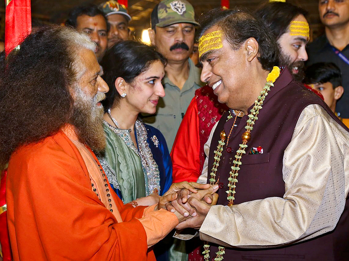 Reliance Chairman Mukesh Ambani Family in Maha Kumbh Mela 2025 Photos4