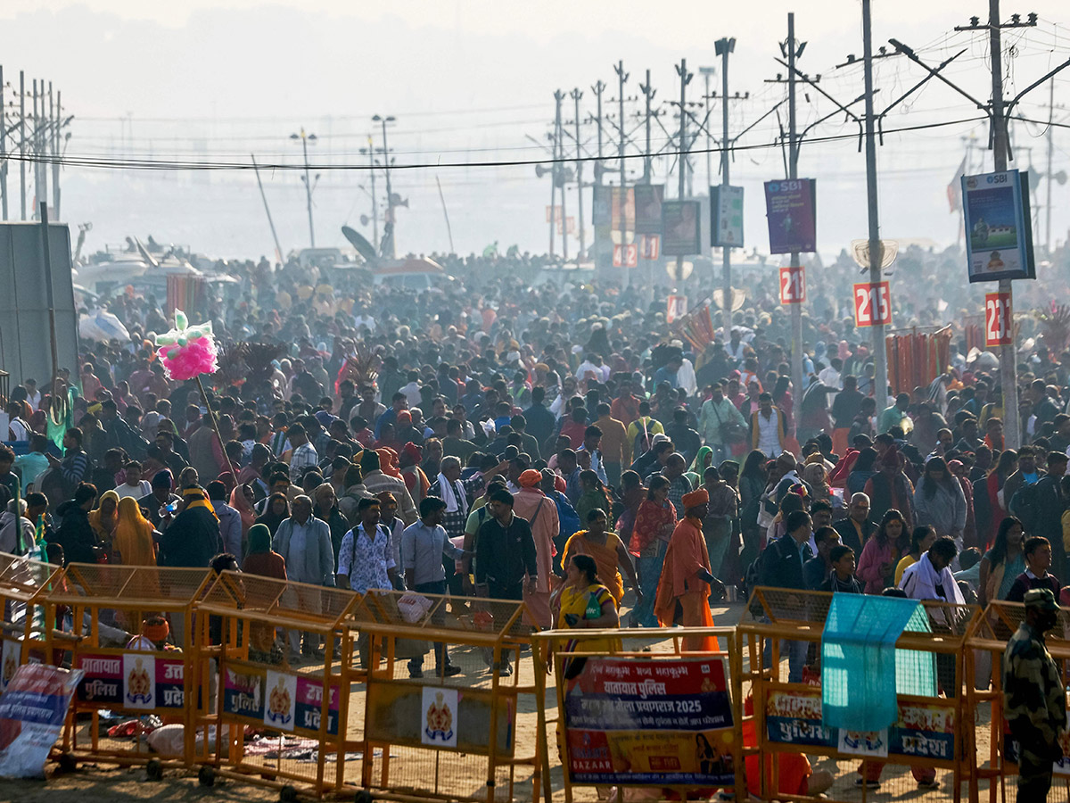 occasion on Maghi Purnima during the Maha Kumbh 2025 in Prayagraj8