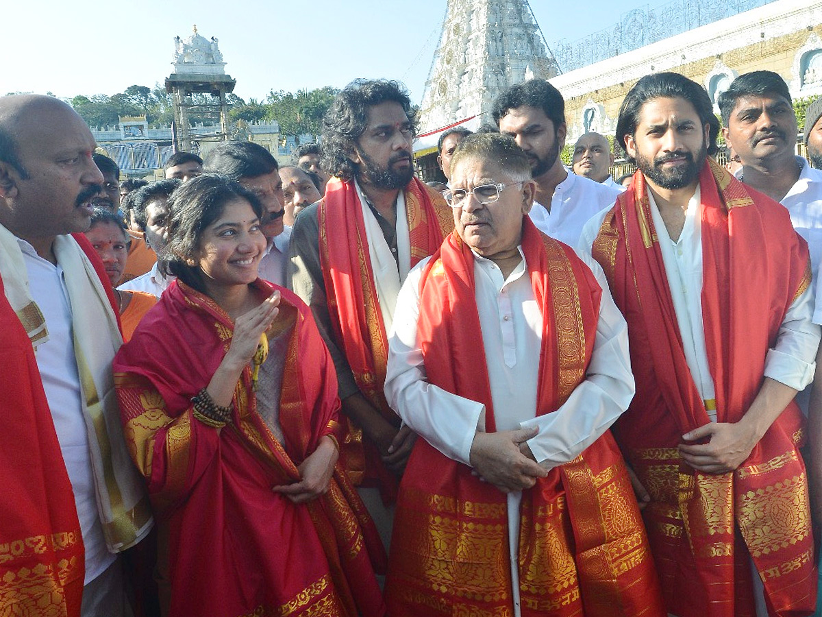 Thandel Movie Team at Tirumala16