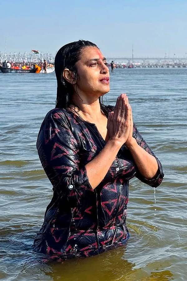 Serial actress Kasturi At Maha Kumbh Mela Photos2