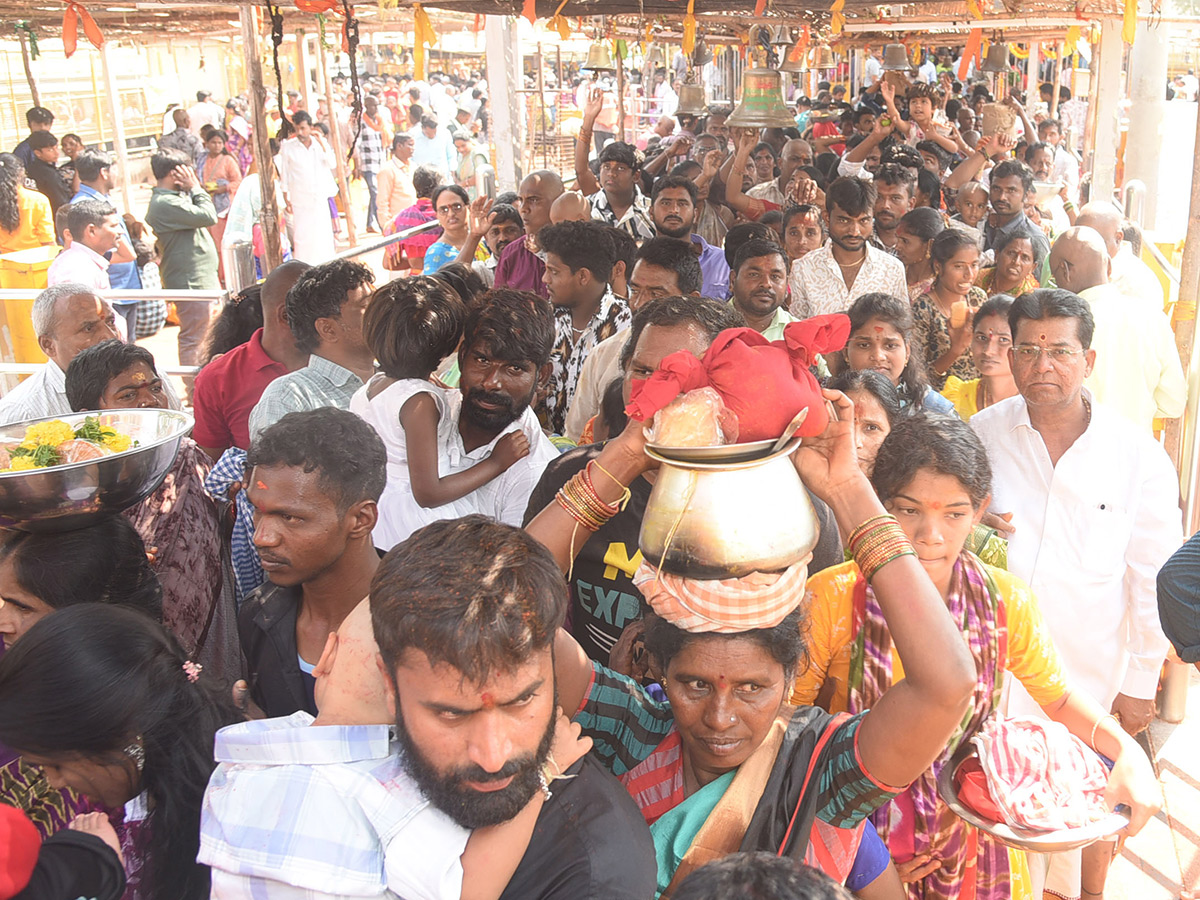 Mini Medaram Jatara 2025 at Mulugu District Photos3