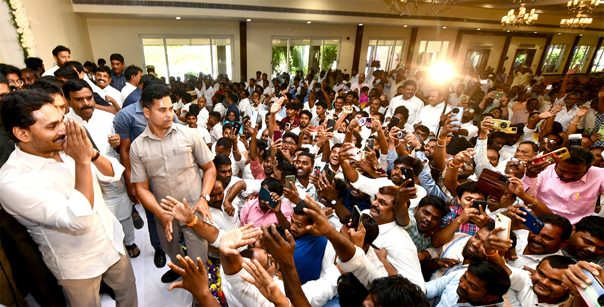 YS Jagan at MLC Ramachandra Reddy son Sudheer wedding reception6