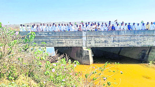 విద్యార్థులకు    ఉచిత కంటి పరీక్షలు
1