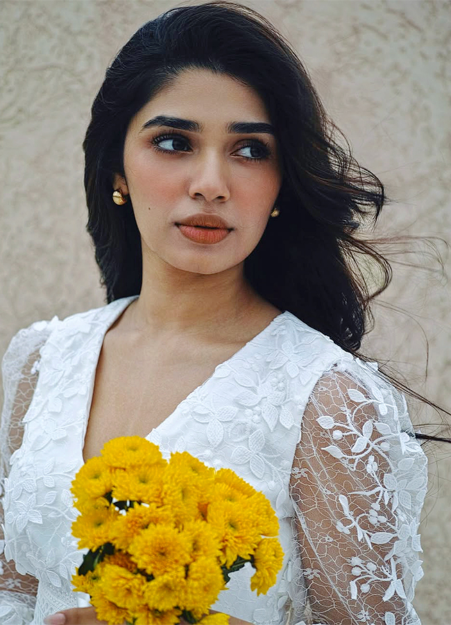 Actress Krithi Shetty Valentines day Vibes Photos Goes Viral4