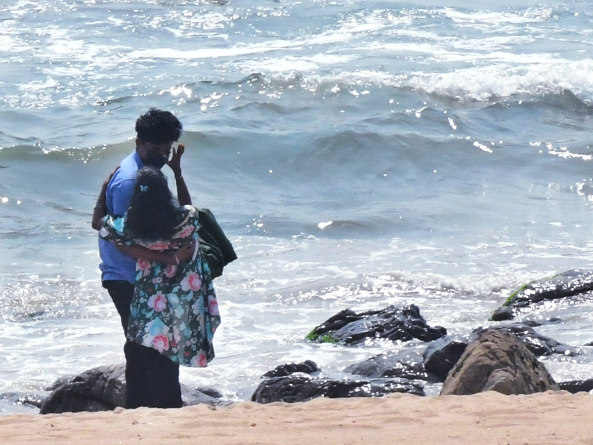 Valentines Day Celebration in Visakhapatnam Rk Beach2