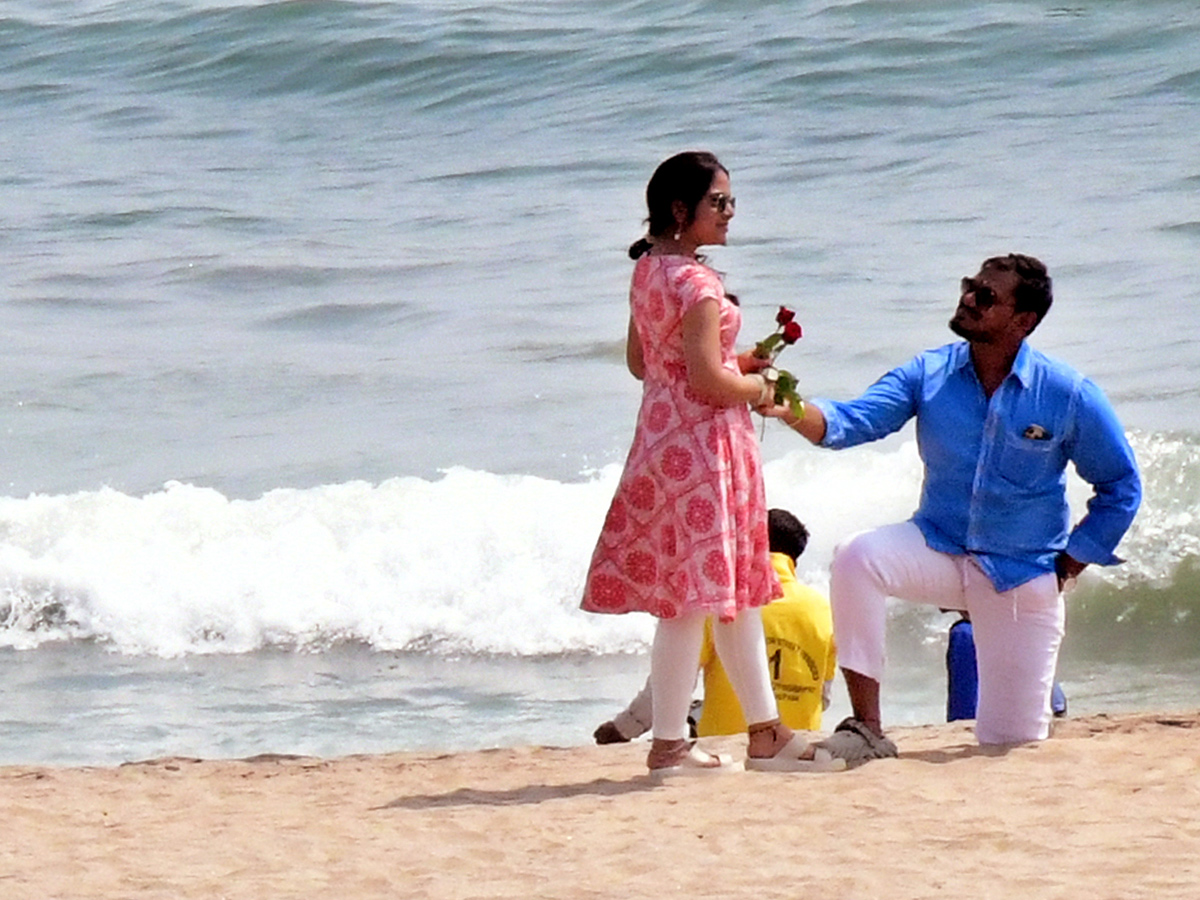 Valentines Day Celebration in Visakhapatnam Rk Beach3