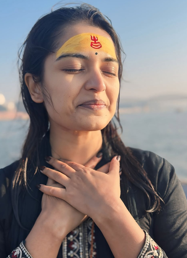 Haritha and Srivani at the Mahakumbh Mela, Ariana at Arunachalam14