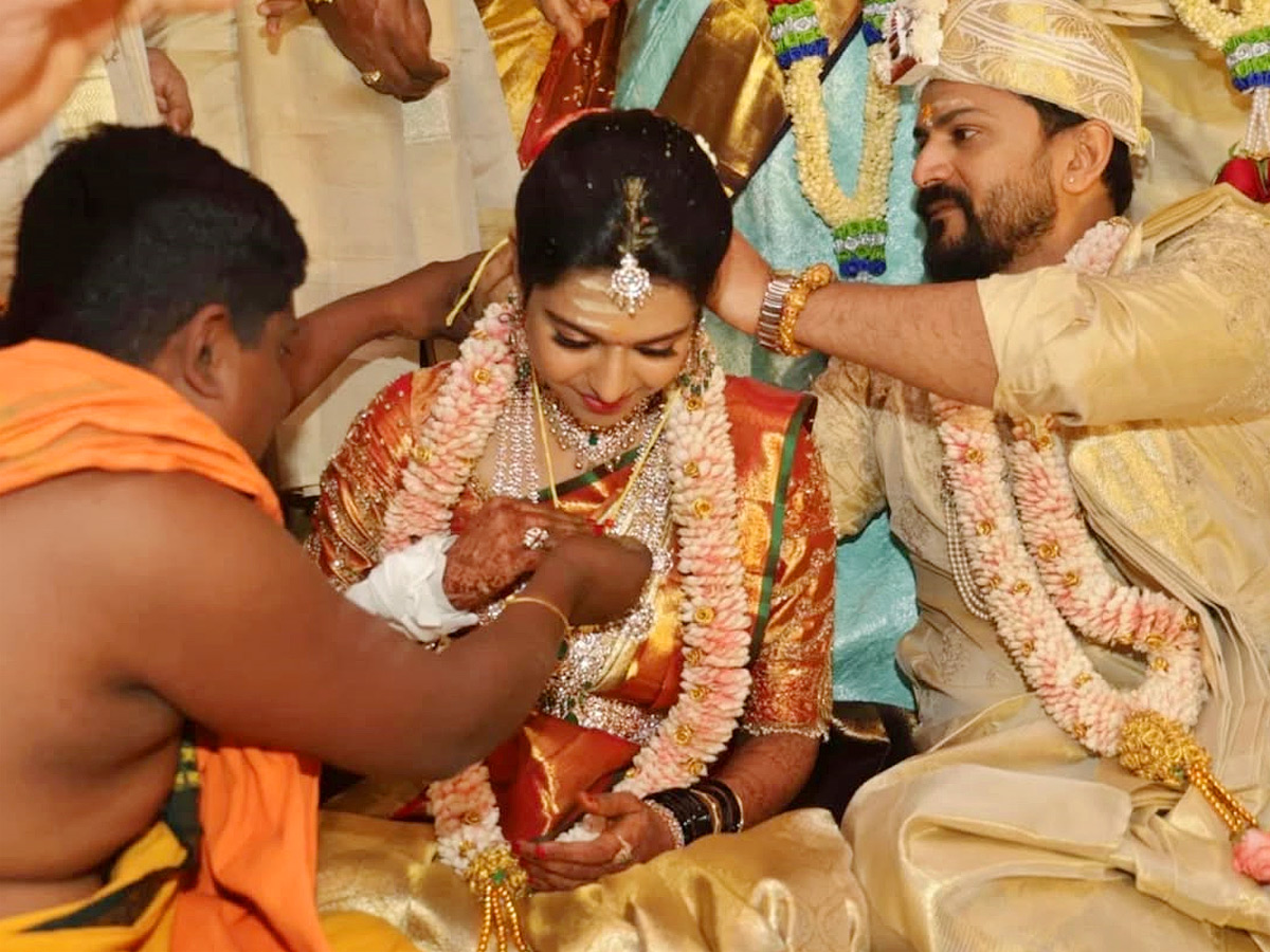 Pushpa 2 Villain Daali Dhananjaya Wedding Photos Viral2