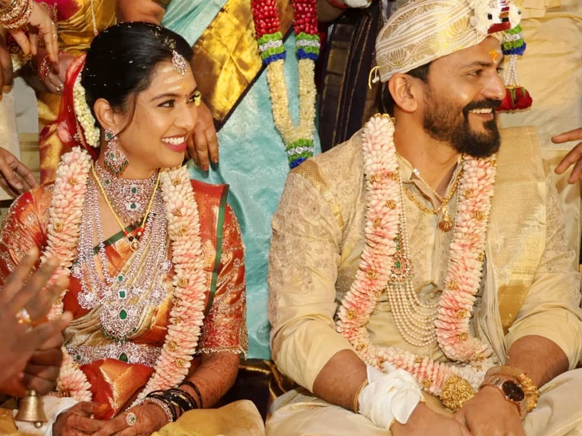 Pushpa 2 Villain Daali Dhananjaya Wedding Photos Viral11