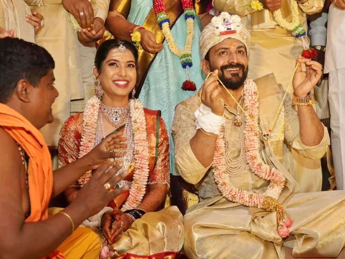 Pushpa 2 Villain Daali Dhananjaya Wedding Photos Viral4