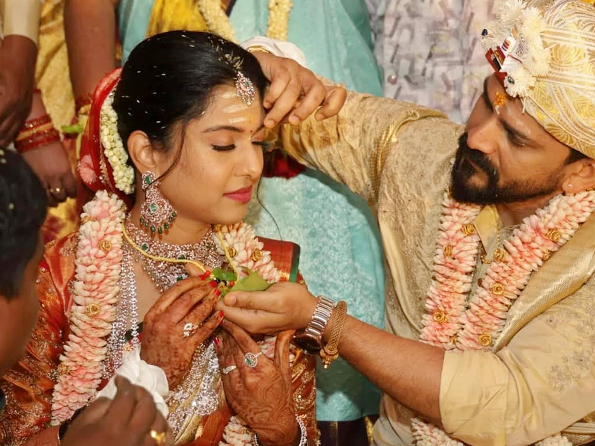 Pushpa 2 Villain Daali Dhananjaya Wedding Photos Viral6