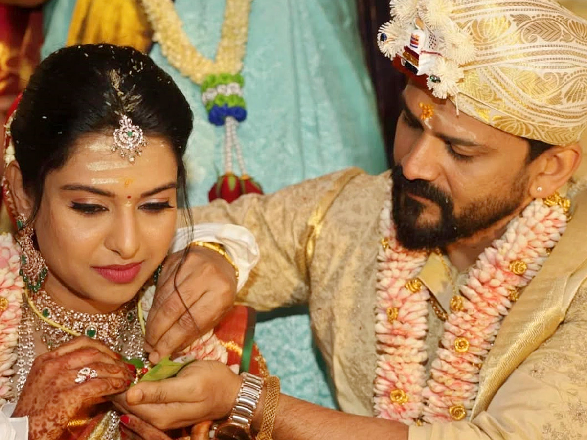 Pushpa 2 Villain Daali Dhananjaya Wedding Photos Viral8