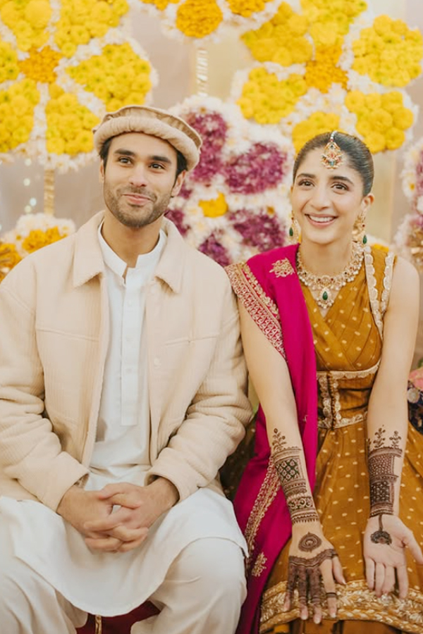 Mawra Hocane In A Traditional Mustard Gharara Looks Ethereal For Her Mehendi Festivities9