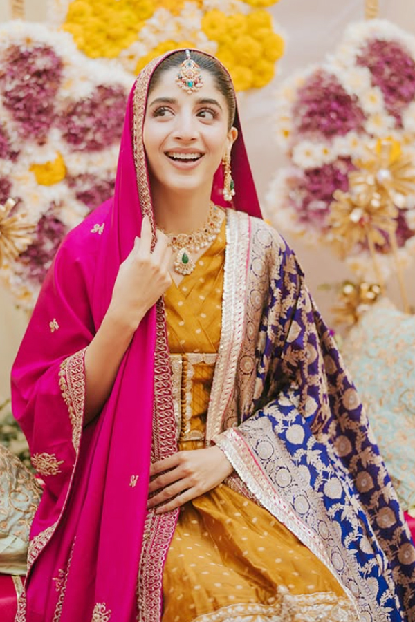 Mawra Hocane In A Traditional Mustard Gharara Looks Ethereal For Her Mehendi Festivities6