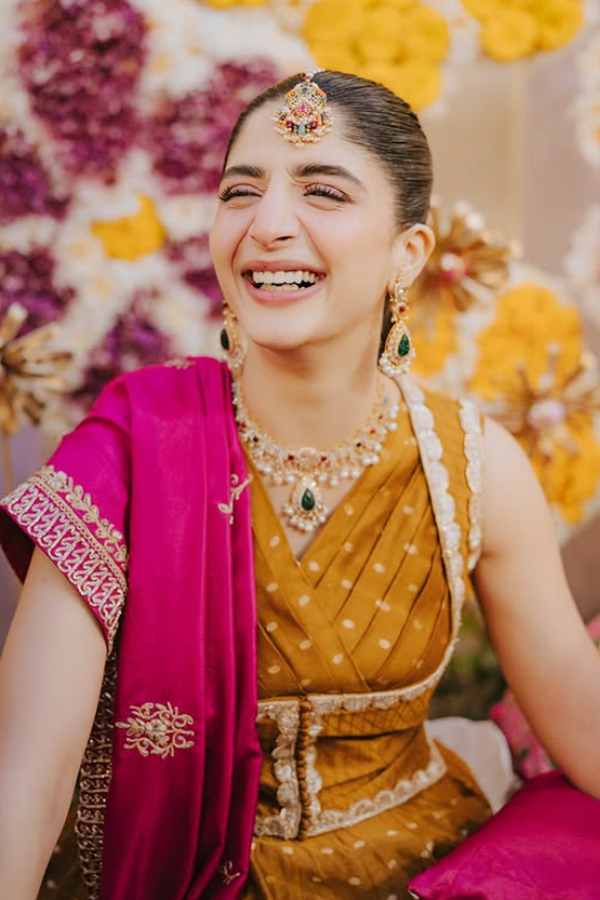 Mawra Hocane In A Traditional Mustard Gharara Looks Ethereal For Her Mehendi Festivities7