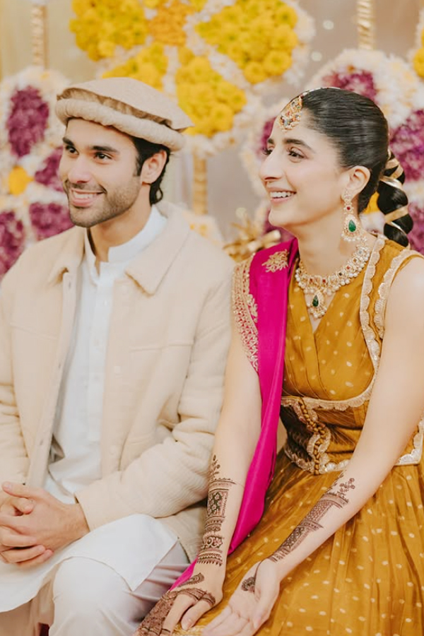 Mawra Hocane In A Traditional Mustard Gharara Looks Ethereal For Her Mehendi Festivities11