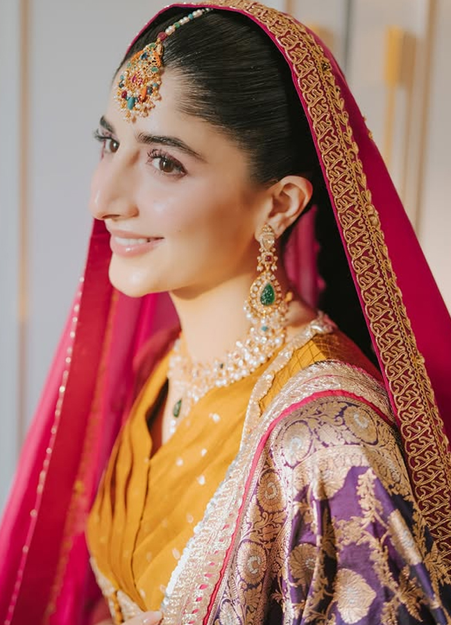 Mawra Hocane In A Traditional Mustard Gharara Looks Ethereal For Her Mehendi Festivities13