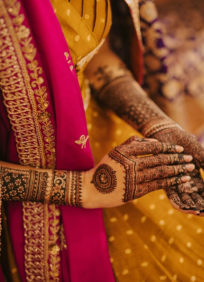 Mawra Hocane In A Traditional Mustard Gharara Looks Ethereal For Her Mehendi Festivities15