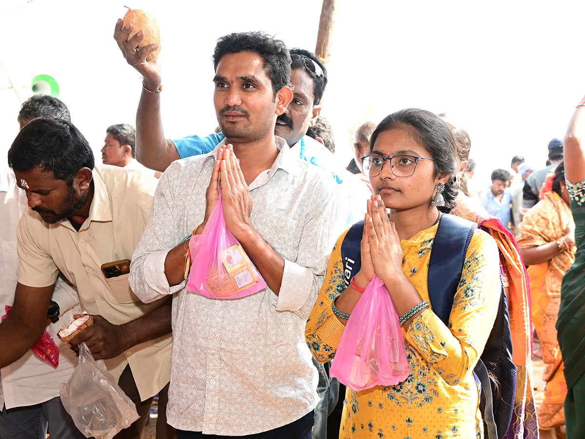 Devotees Rush at Durajpally Peddagattu Jatara 2025 Photos10