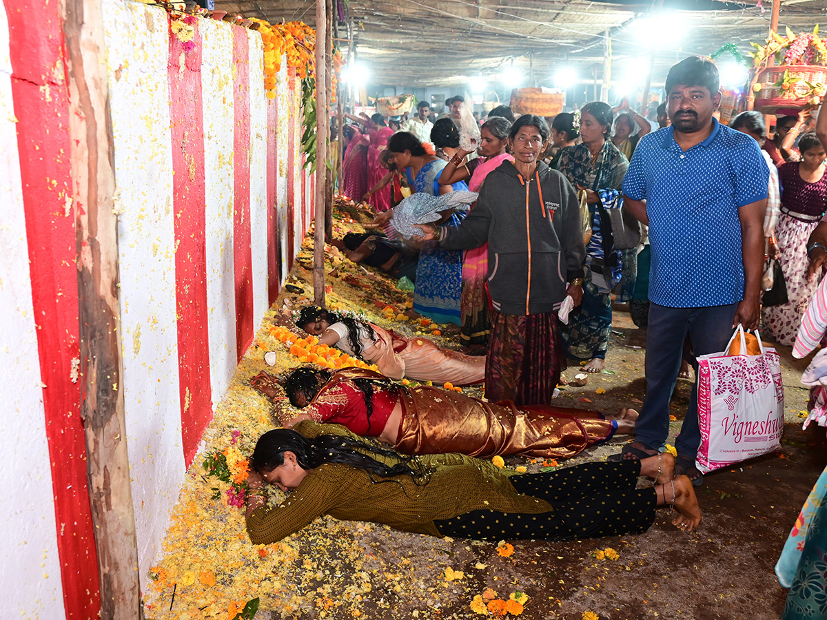 Devotees Rush at Durajpally Peddagattu Jatara 2025 Photos11