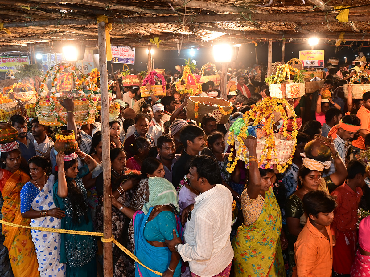 Devotees Rush at Durajpally Peddagattu Jatara 2025 Photos15