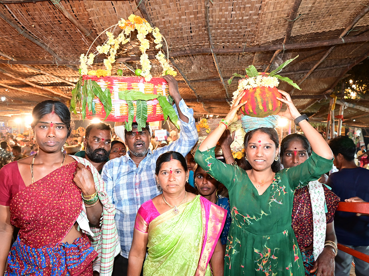 Devotees Rush at Durajpally Peddagattu Jatara 2025 Photos19