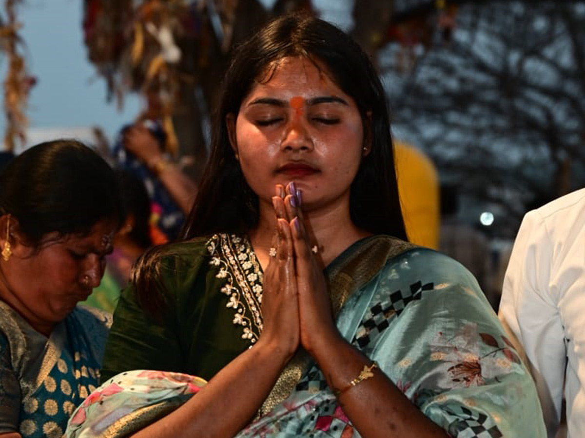 Devotees Rush at Durajpally Peddagattu Jatara 2025 Photos24